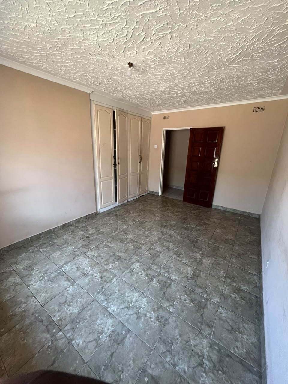 1 Big Room