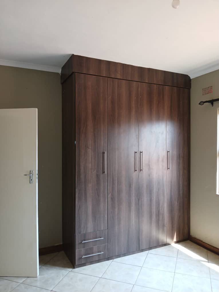 Spacious 1 Room